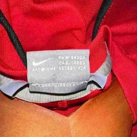 Vintage Nike Men’s Training Gym Shirt Swoosh Logo Red Size M Outdoors - Picture 6 of 7